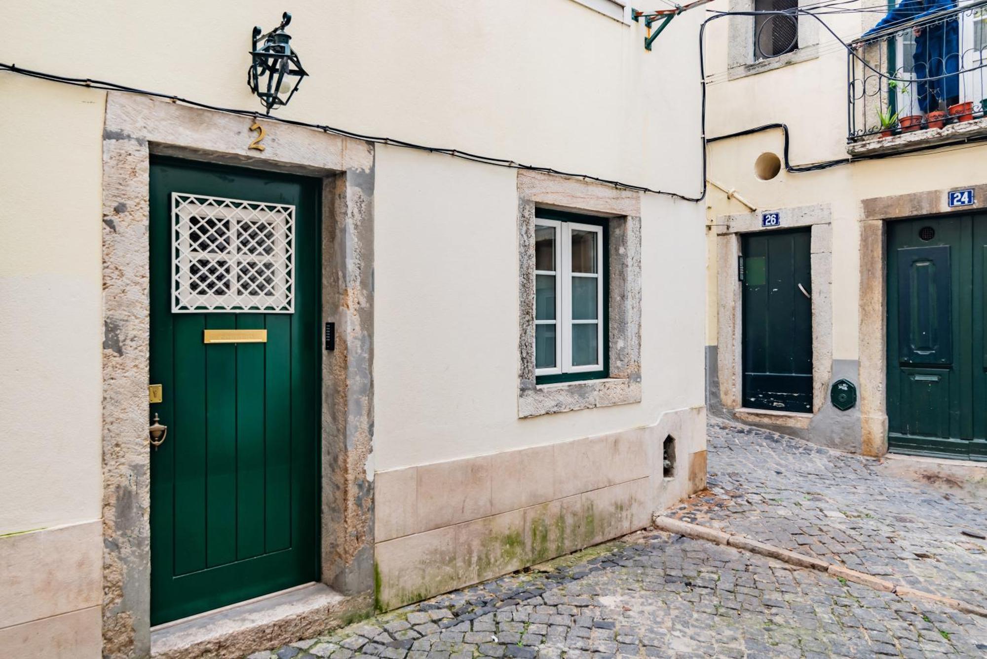 Alfama Gale Lisbon